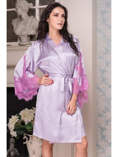 Шелковый женский лавандовый халат с кружевными рукавами