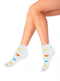 Женские средние хлопковые носки с принтом разноцветные сердца