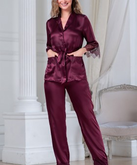 Шелковая женская пижама: брюки и элегантный жакет с топом в бордовом цвете