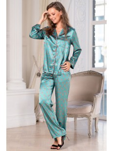 Шелковая пижама из жакета и длинных брюк с принтом