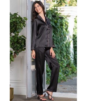 Черный пижамный женский комплект с брюками и рубашкой на пуговицах