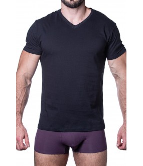 Черная мужская футболка из хлопка с лайкрой - треугольный вырез
