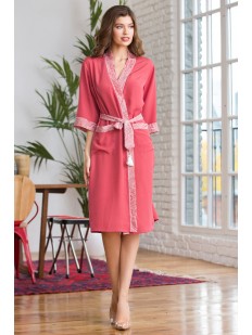 Женский домашний халат из крепа в розовом цвете