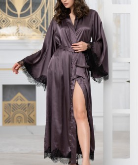 Длинный женский халат из шелка цвета баклажан