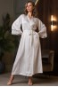 Женский запашной халат с кружевной отделкой на рукавах Mia-amore Melani 7279 белый - фото 1