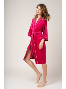 Розовый велюровый женский халат из хлопка цвета фуксия