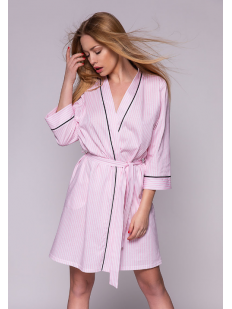 Короткий домашний женский халат из хлопка розовый