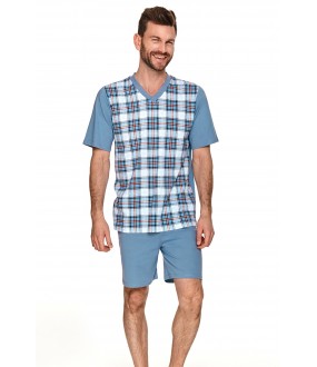 Мужская голубая пижама с шортами  и футболкой в клетку