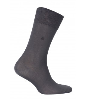 Тонкие серые мужские носки 