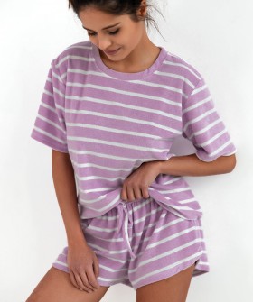 Трикотажная пижама в полоску с шортами и футболкой