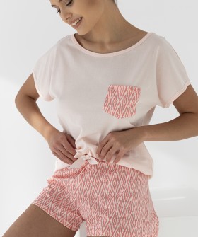 Пижамный комплект с футболкой и шортиками розовая
