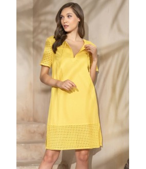 Желтое летнее платье свободного кроя