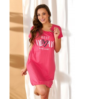 Яркая розовая сорочка для беременных в роддом