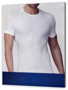Белая мужская нательная футболка из хлопка