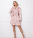 Теплый розовый женский халат с сатиновым блеском
