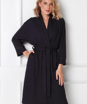 Классический черный женский халат с прорезными карманами