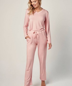 Свободный розовый пижамный комплект с брюками