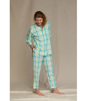 Женская бирюзовая пижама с брюками и рубашкой в клетку