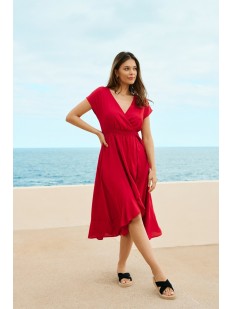 Красное пляжное платье на запахе