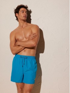 Мужские пляжные шорты голубого цвета