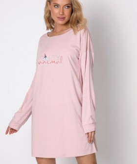 Розовая ночная сорочка с длинным рукавом