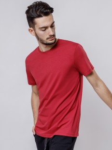 Красная мужская футболка из хлопка с круглым вырезом