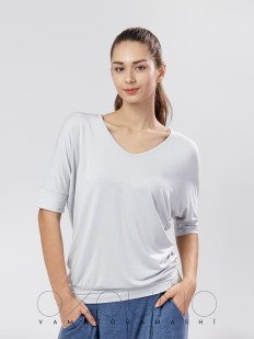 Женская серая футболка из вискозы полуприлегающего кроя
