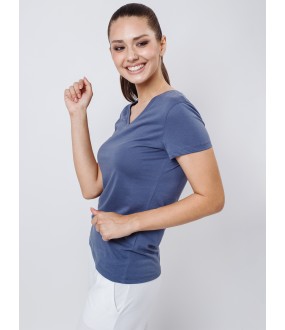 Синяя женская футболка из хлопка с v-вырезом