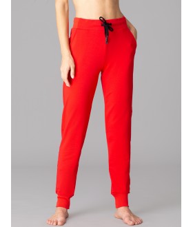 Красные зауженные брюки с манжетами