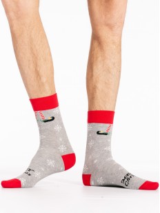 Серые новогодние мужские носки со снежинками и надписью Merry Christmas