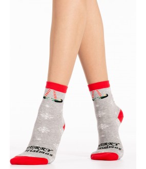 Серые новогодние женские носки со снежинками и надписью Merry Christmas