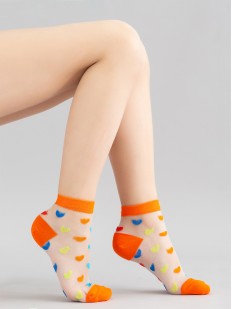 Стильные детские носки в разноцветные сердечки